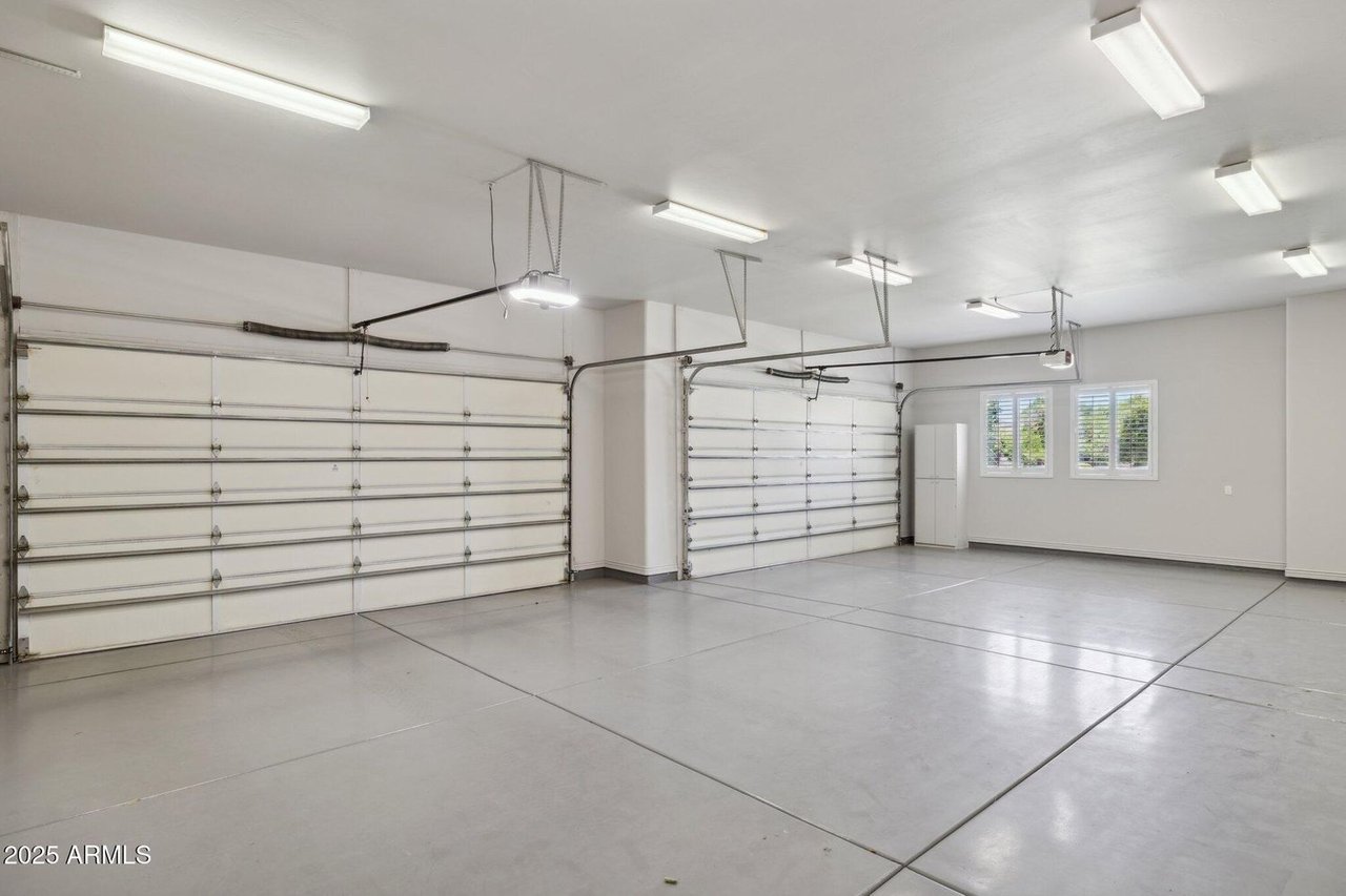 3731 E Halifax Cir 85205