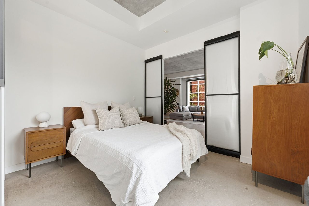 19 Brant St 204