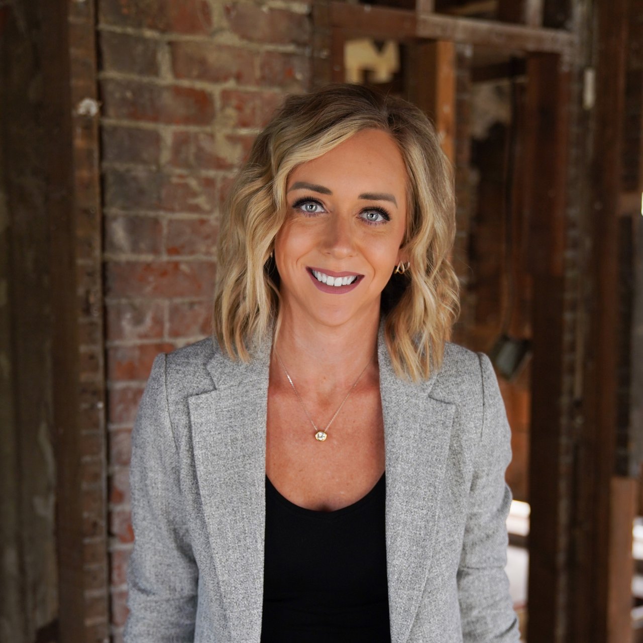 Kristen Dilley Champaign, IL Real Estate Agent Headshot