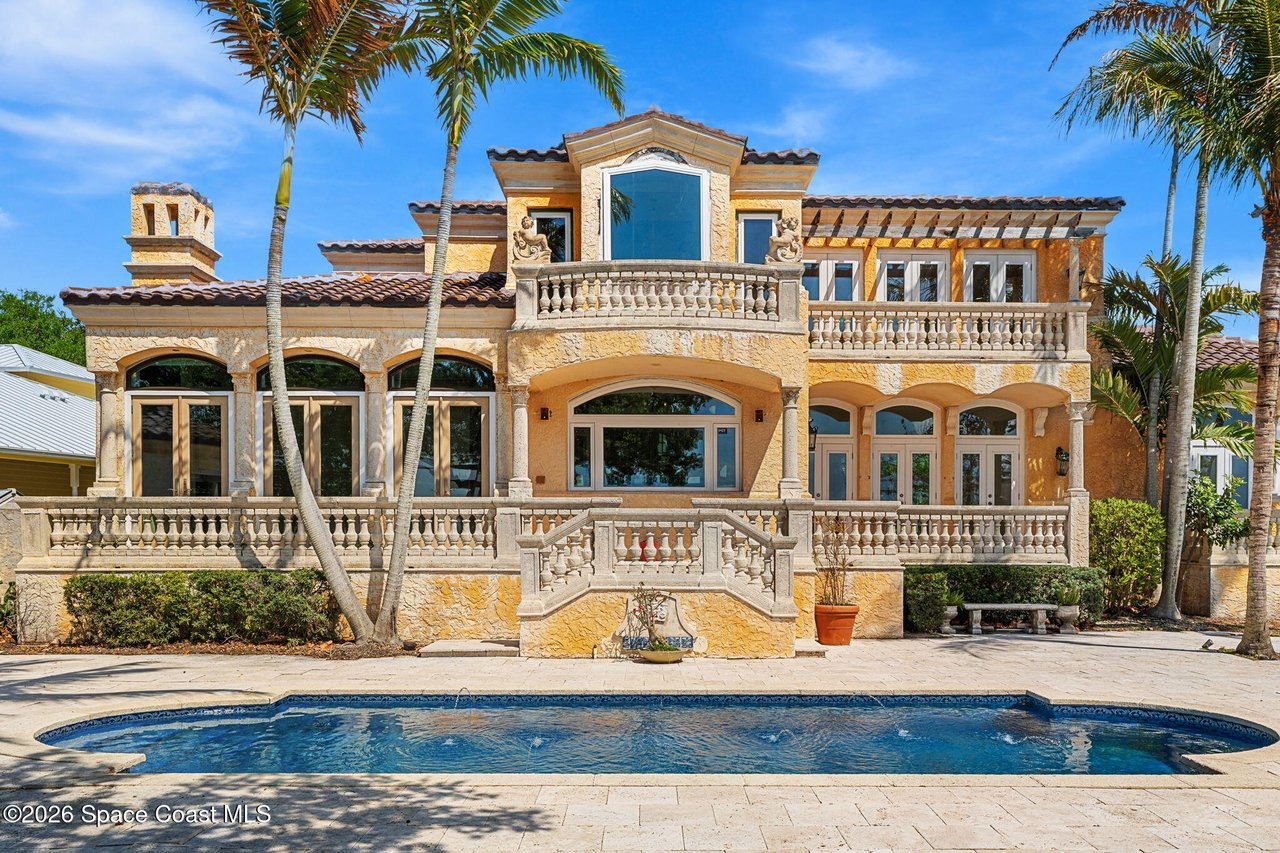 1000 N Riverside Dr