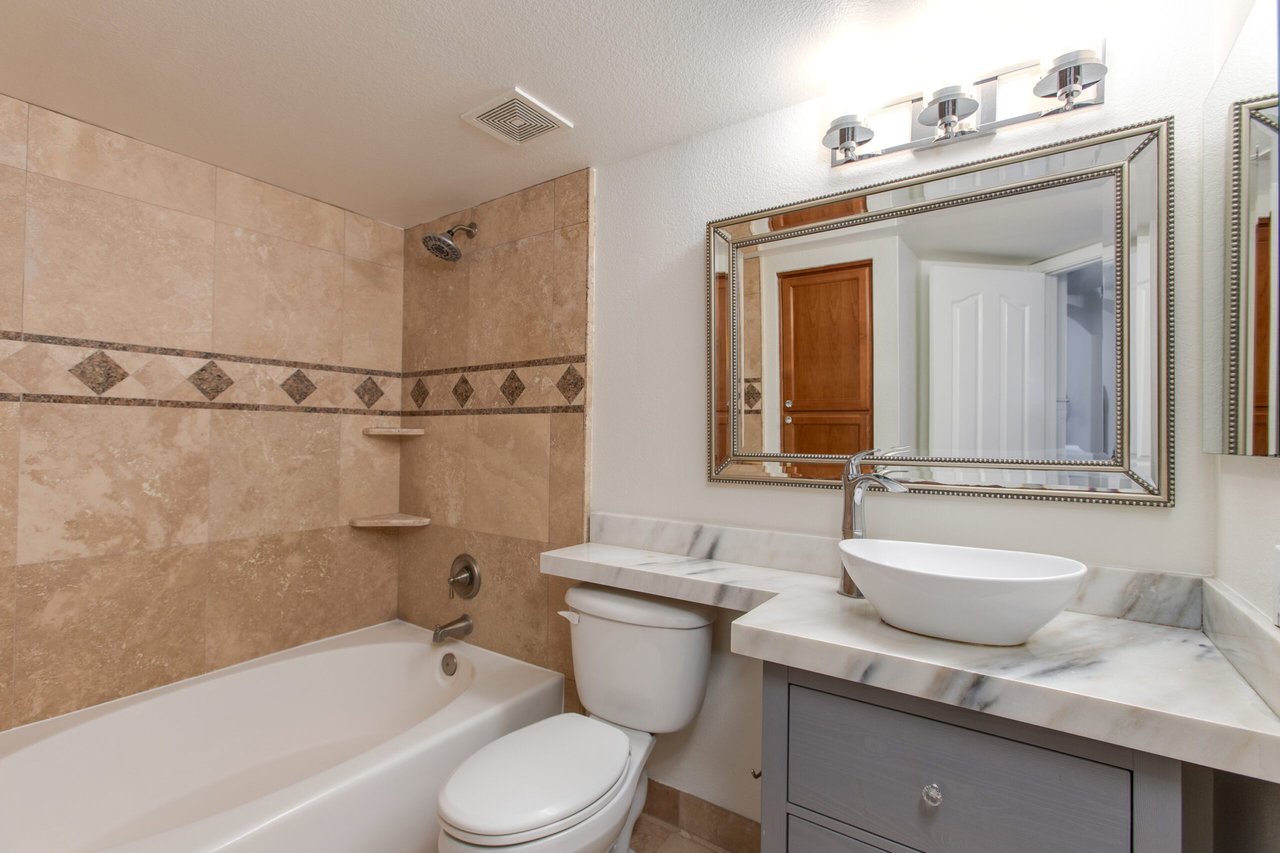 3235 E Camelback Rd #118