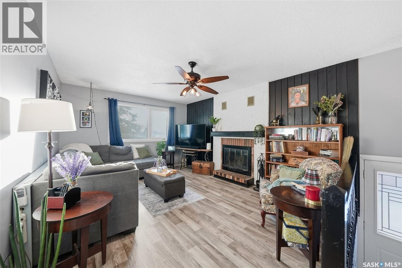 42 MacDowall CRESCENT