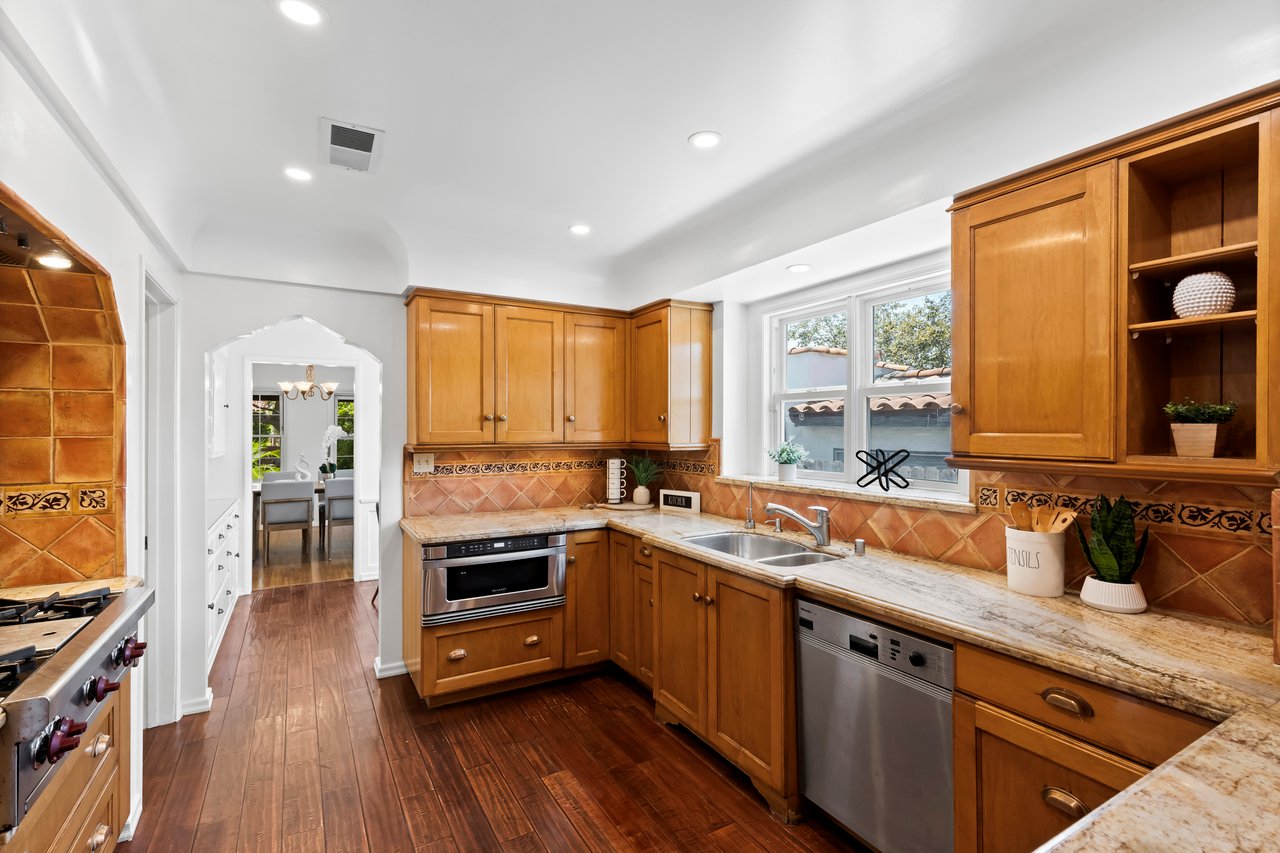 1335 S Sierra Bonita Ave, Wilshire Vista