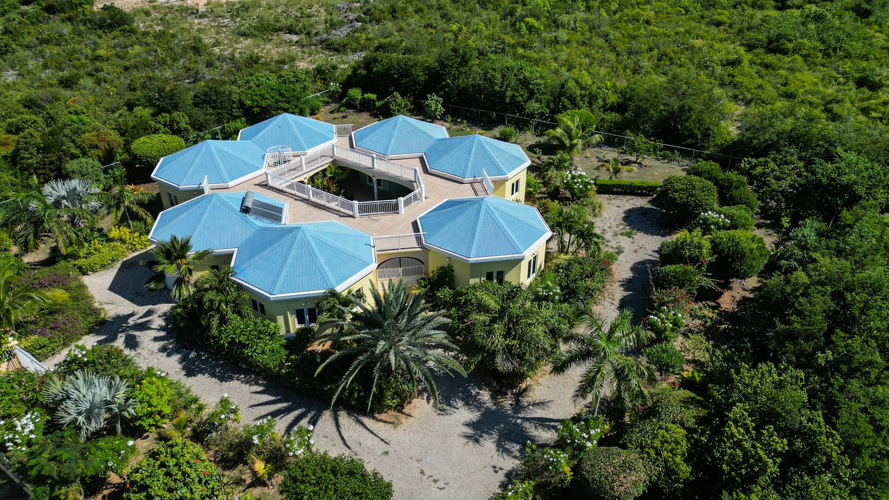 Octagon Villa West End