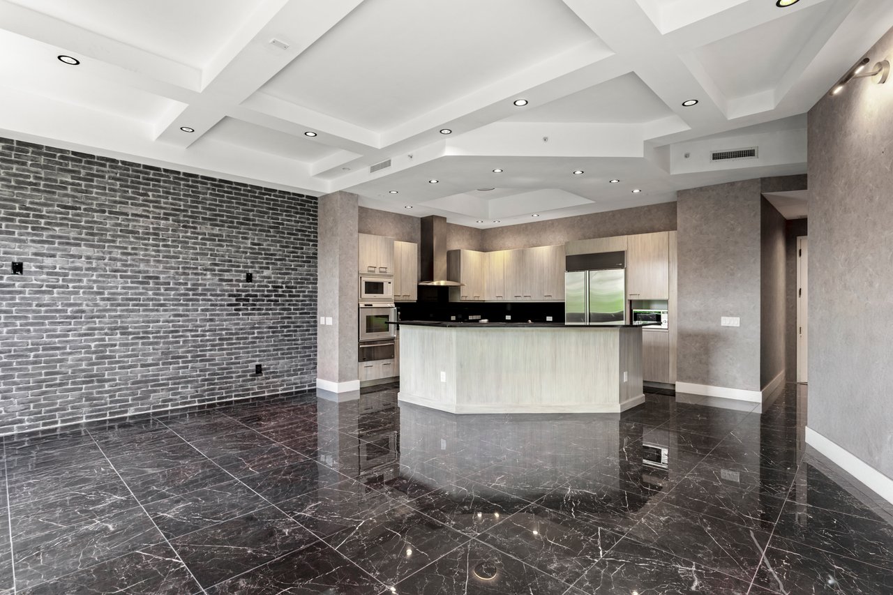 6000 Island Blvd # 203