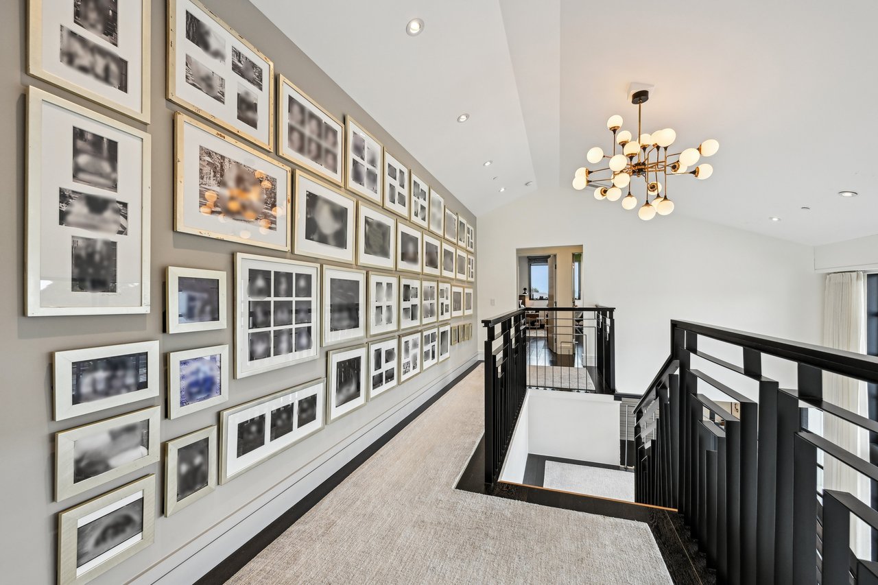 A Waterfront Masterpiece of Modern Luxury