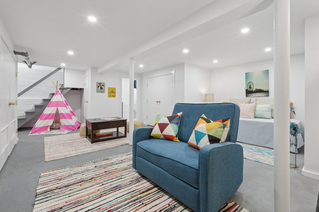 62 Hillside Ave