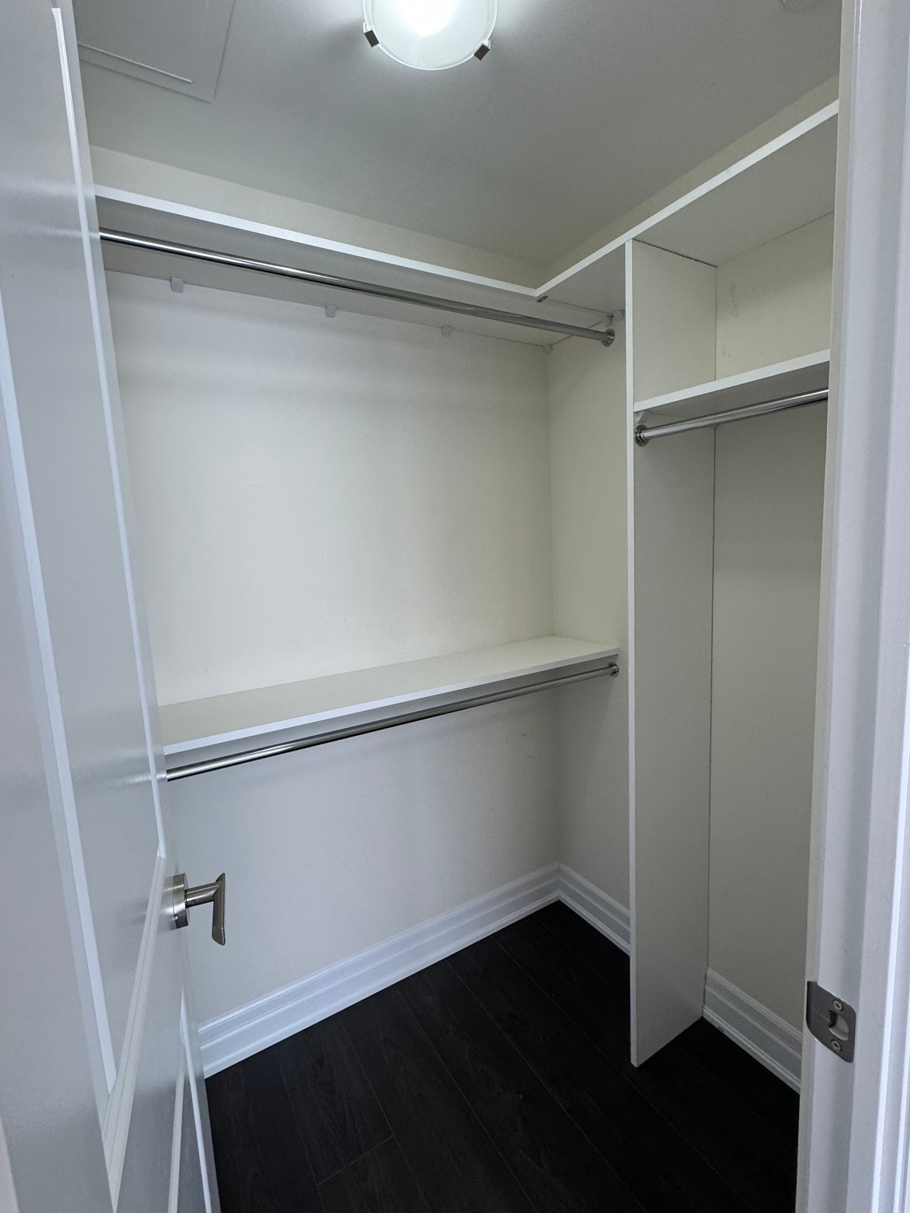 9075 Jane St Unit: 1606