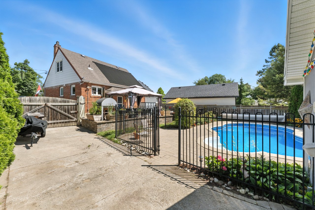 4 Fulham Dr