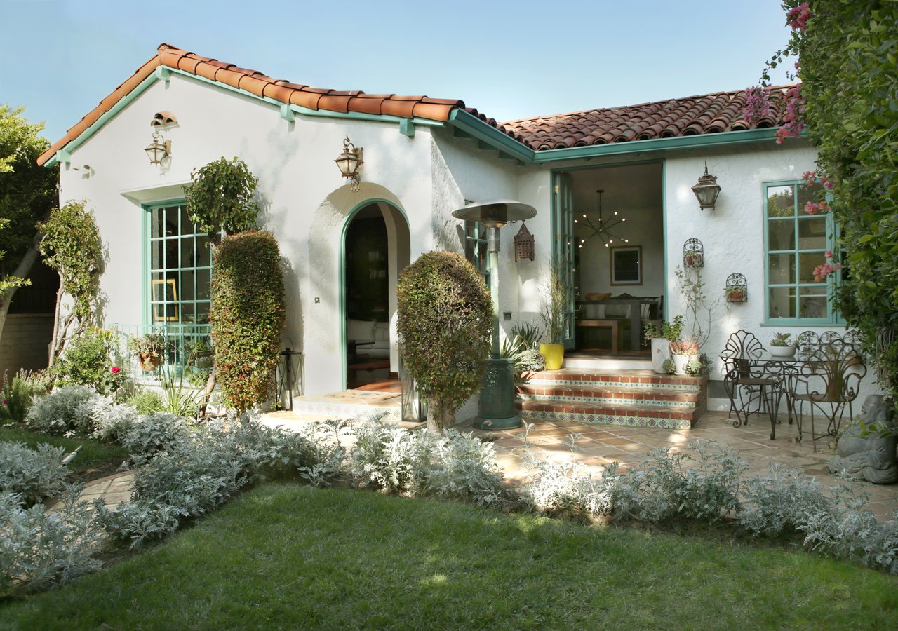 Casa Serena, N La Peer Dr, 90048