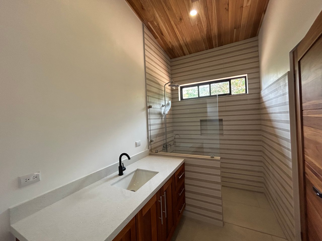 Modern Homes for Sale in Ojochal – El Tucán Paradise | Gated Community Costa Rica