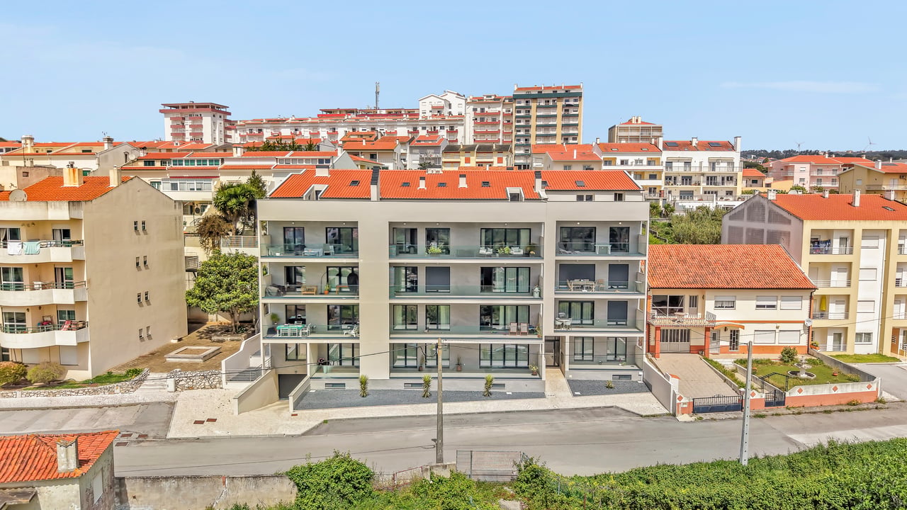 Bright Coastal Apartment with Large Terrace Just Steps from the Beach in Figueira da Foz