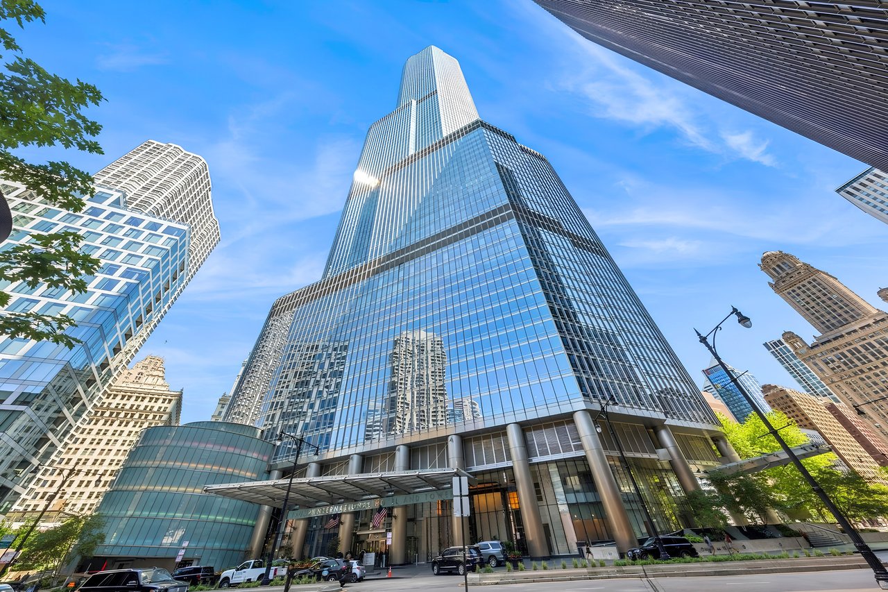 Boutique Building or Full-Service Tower: The Real Cost of Amenities in Near North and Loop Condos