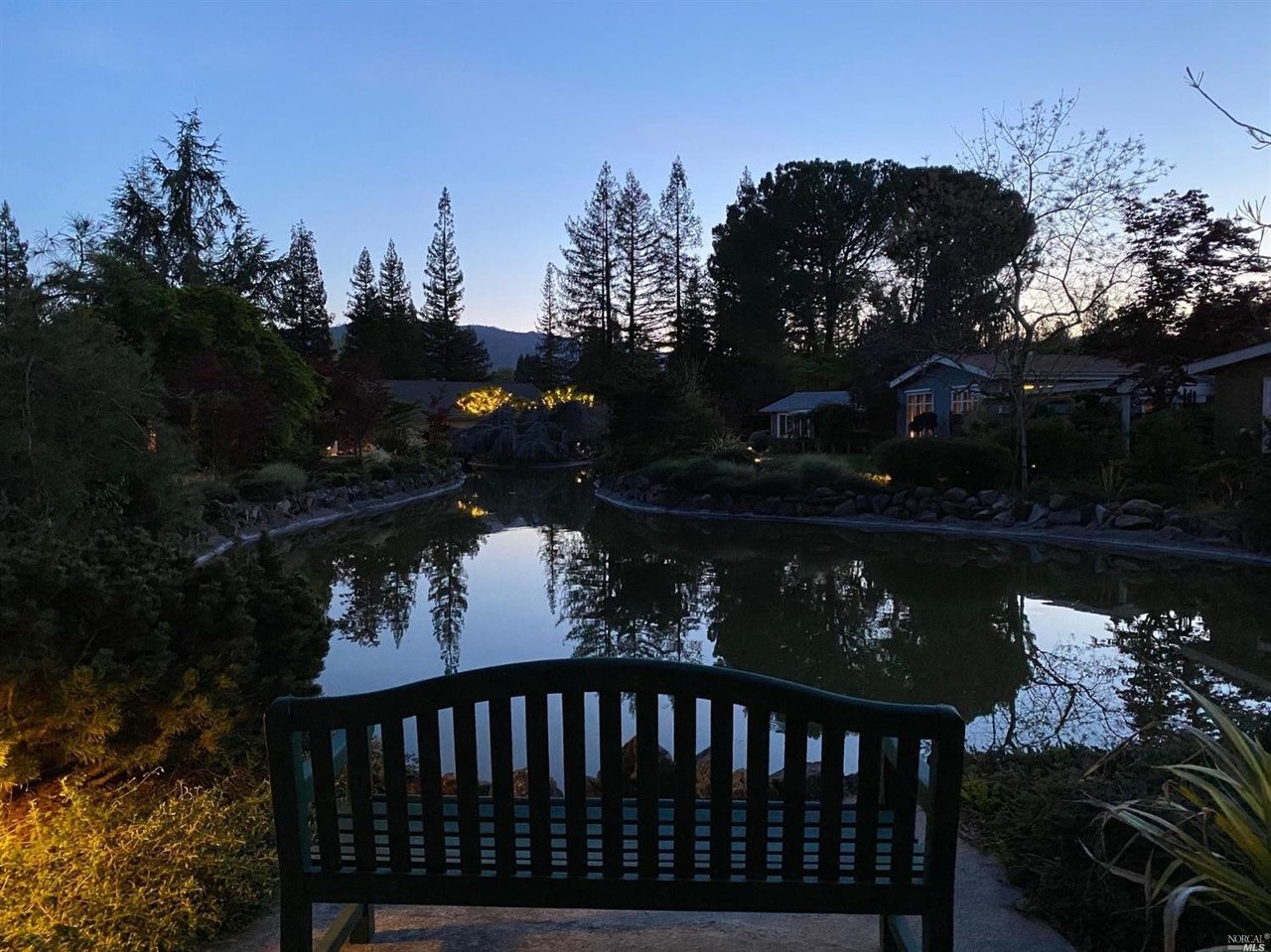 10 Los Robles Ct