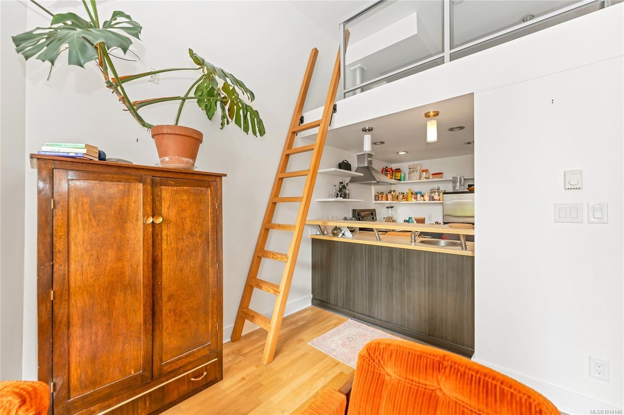203-562 Yates St, Victoria