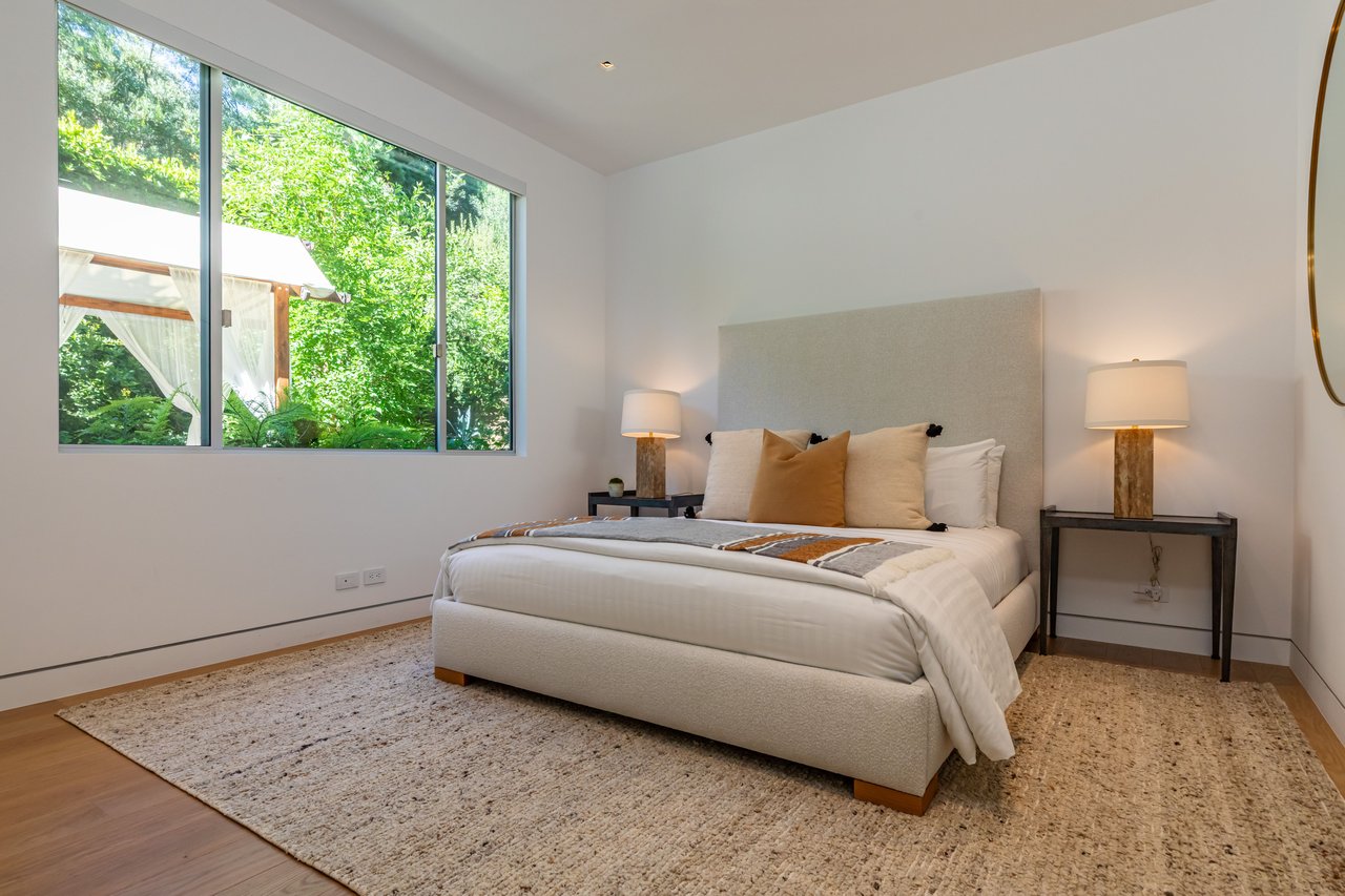 9011 Alto Cedro Dr, Beverly Hills