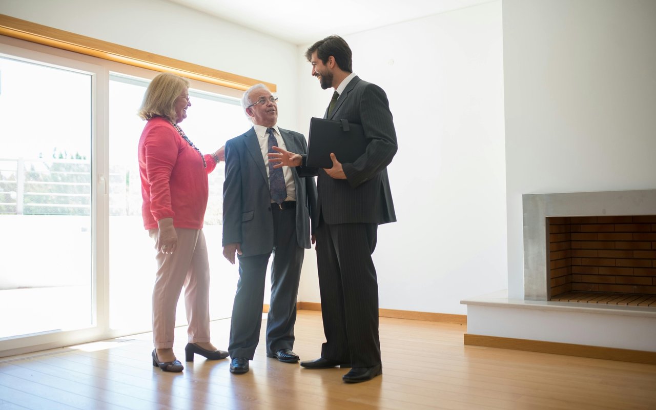 5 Reasons an Agent is Better Than an Internet Search When Buying a Home