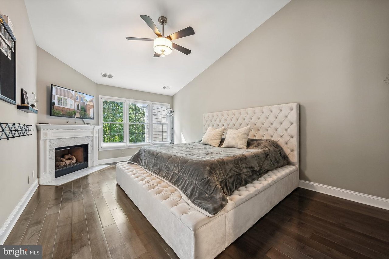 1239 Woodbrook Court