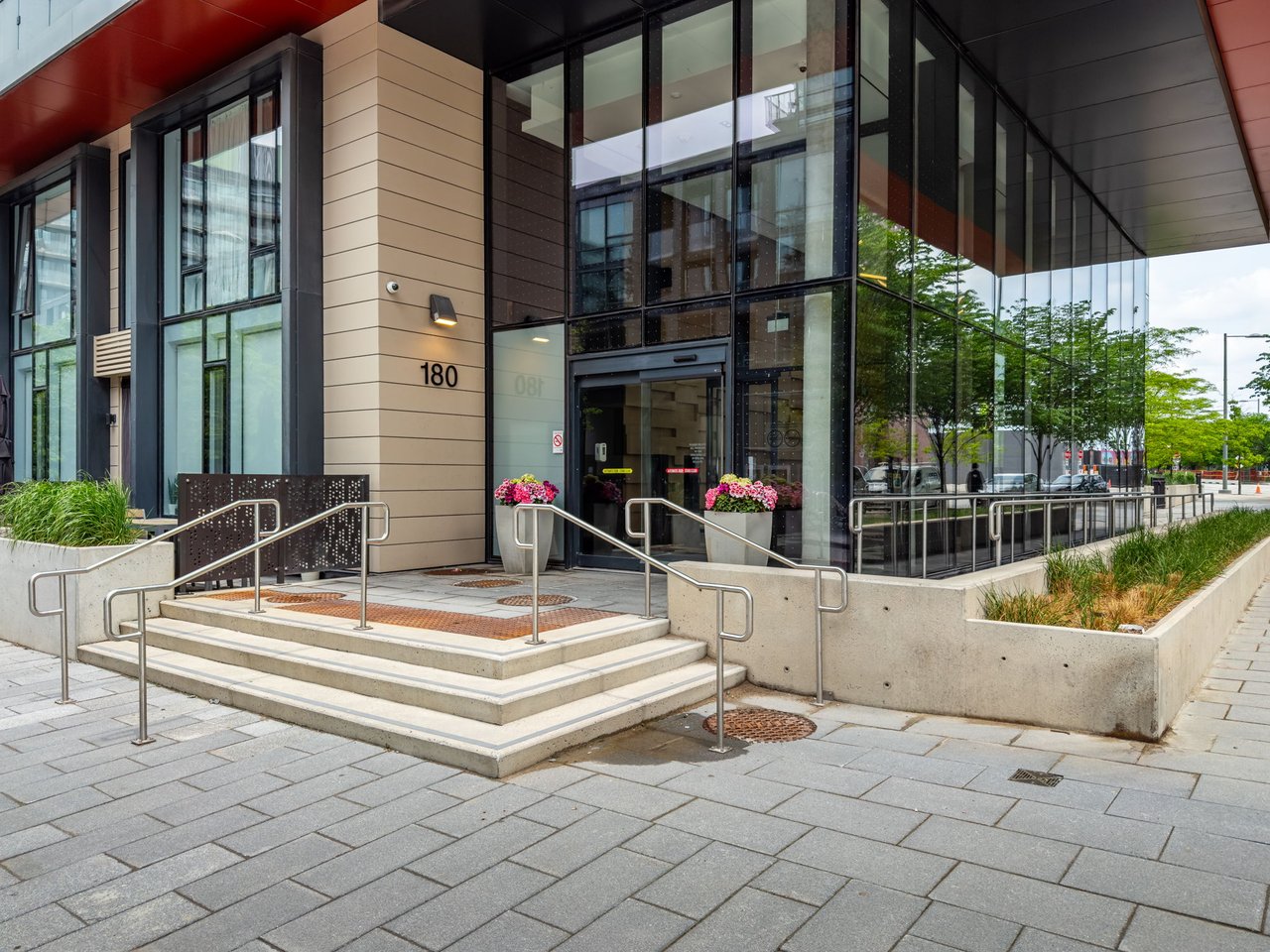 180 Mill St Unit S808