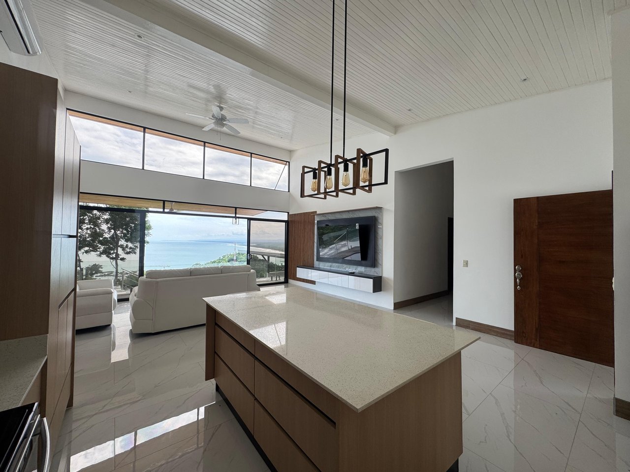 Modern Elegance Meets Incomparable Views, 3BDR&3Baths Home