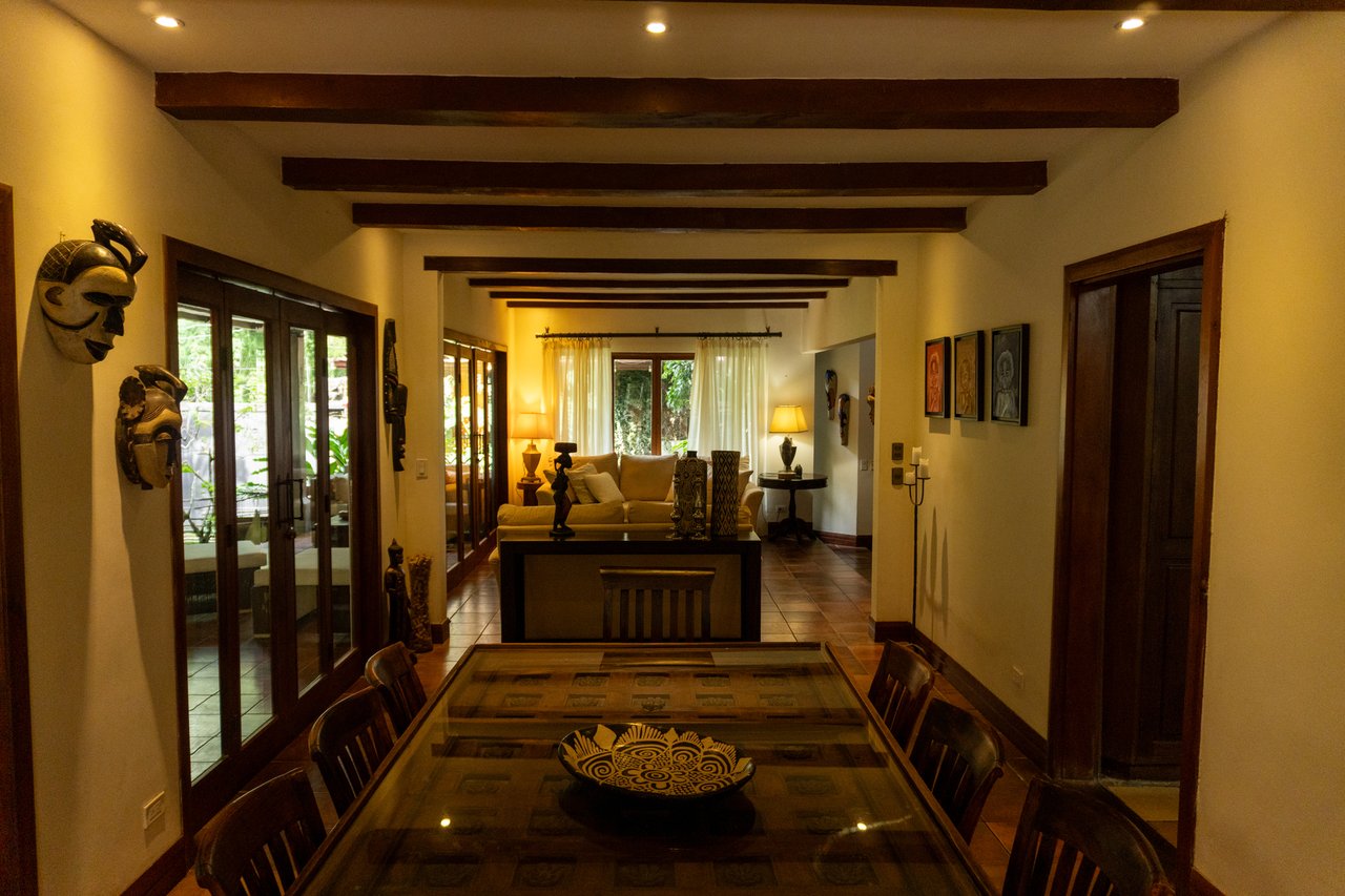 Mountain Estate With Guest Studio, Santa Ana, San Jose