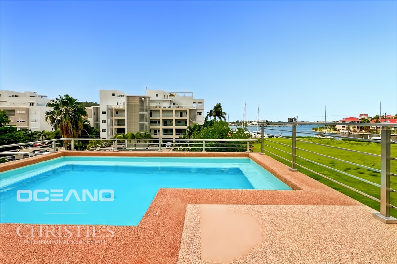 Rare Opportunity: Spacious Apartment with Terrace and Private Pool - ColeBay