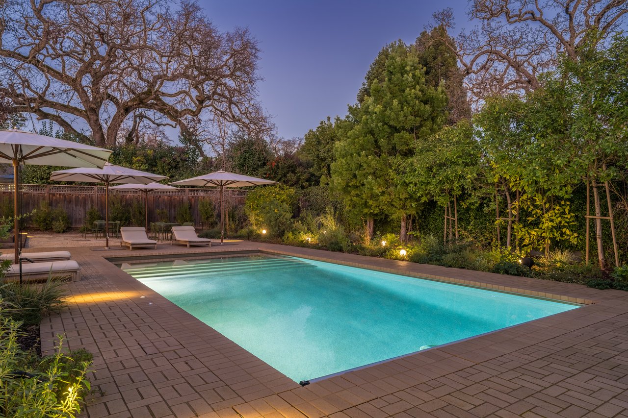 16800 Estrella Drive 