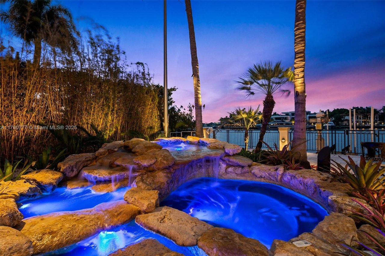 2509 Aqua Vista Blvd