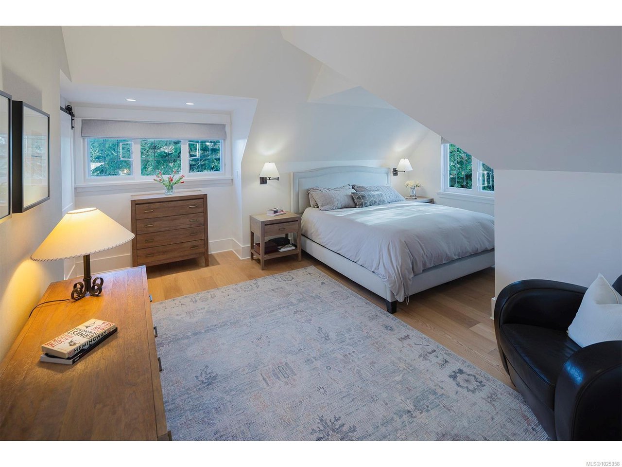 2350 Nottingham Rd, Oak Bay