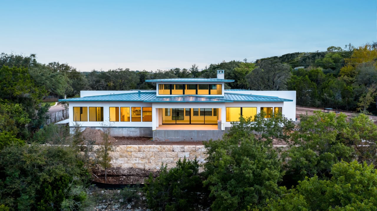 702 N Commons Ford Road