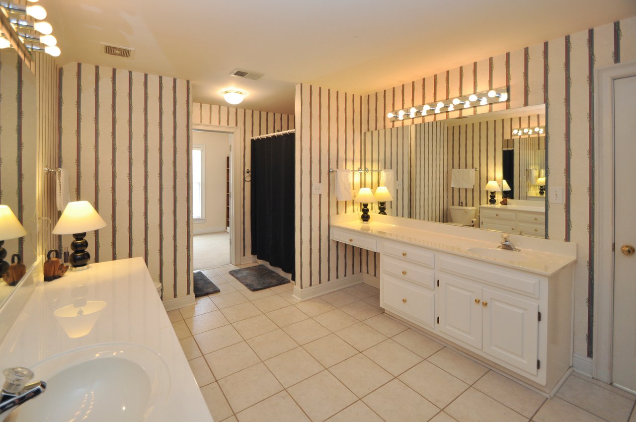 Just Reduced!! 1081 Nona Drive, Athens, Georgia
