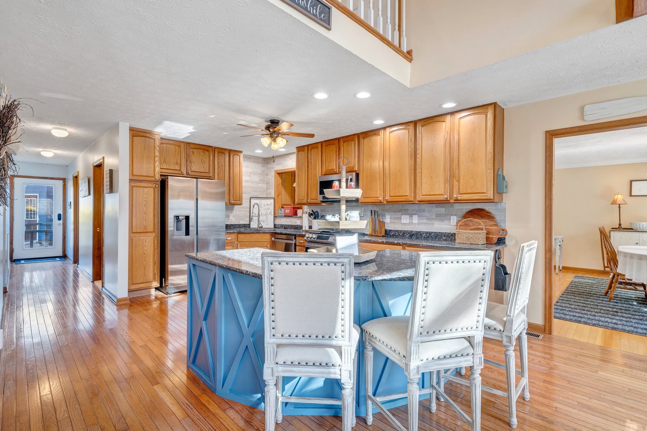 100 Sandpiper DR