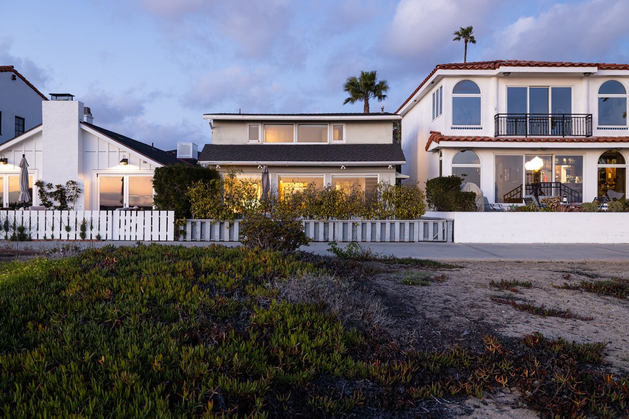 1309 E Balboa Boulevard