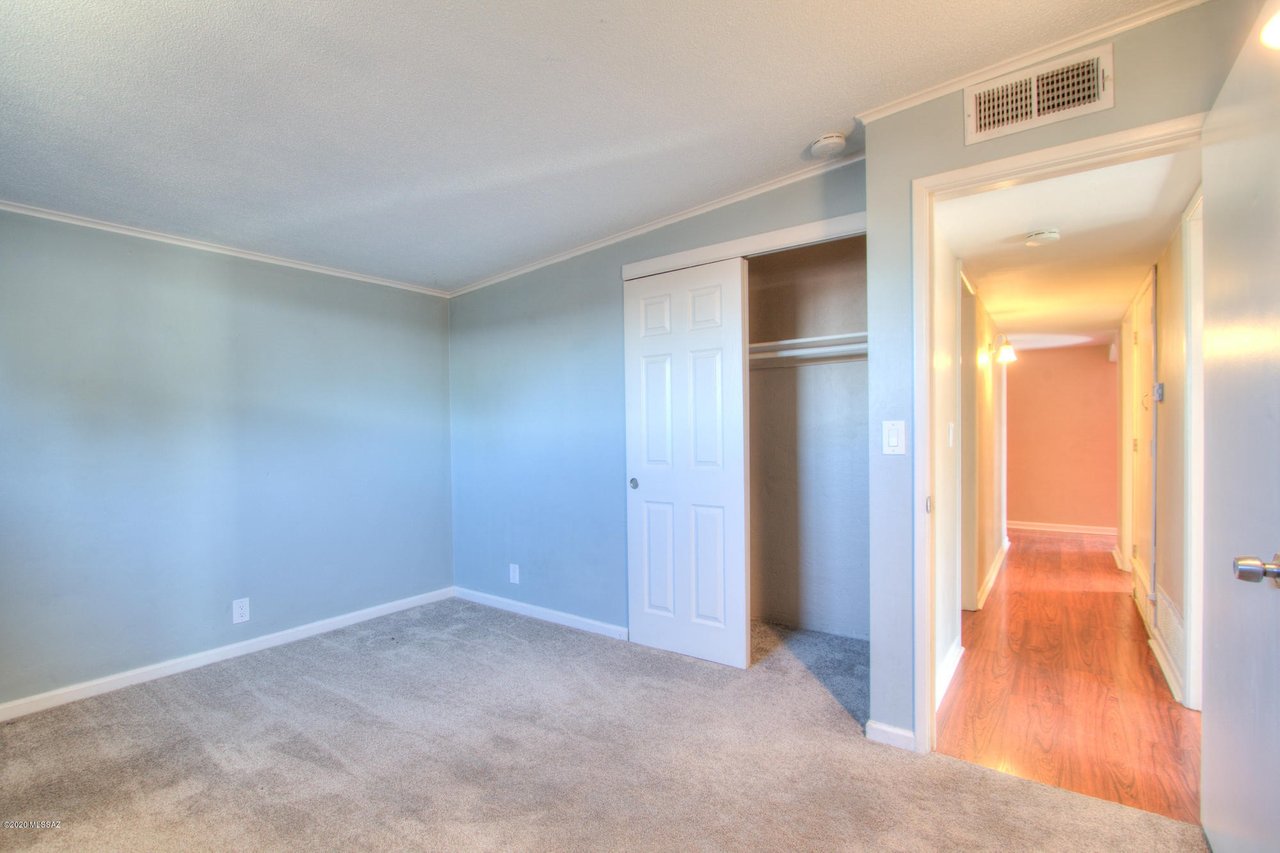 3159 W Calle Cereza