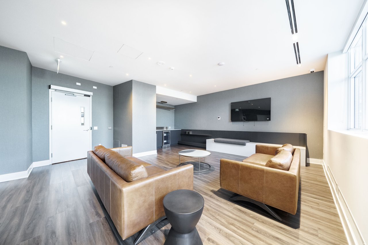 30 Upper Mall Way, A2205