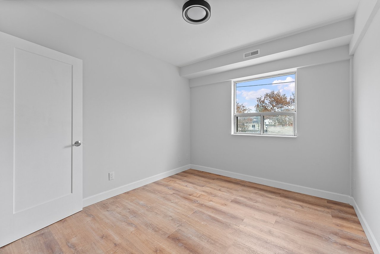 1328 Gerrard Street E 304