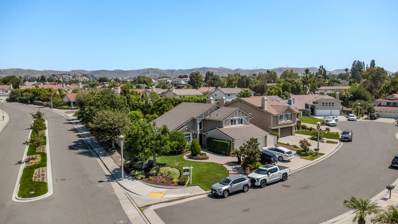 20525 Via Campanas
