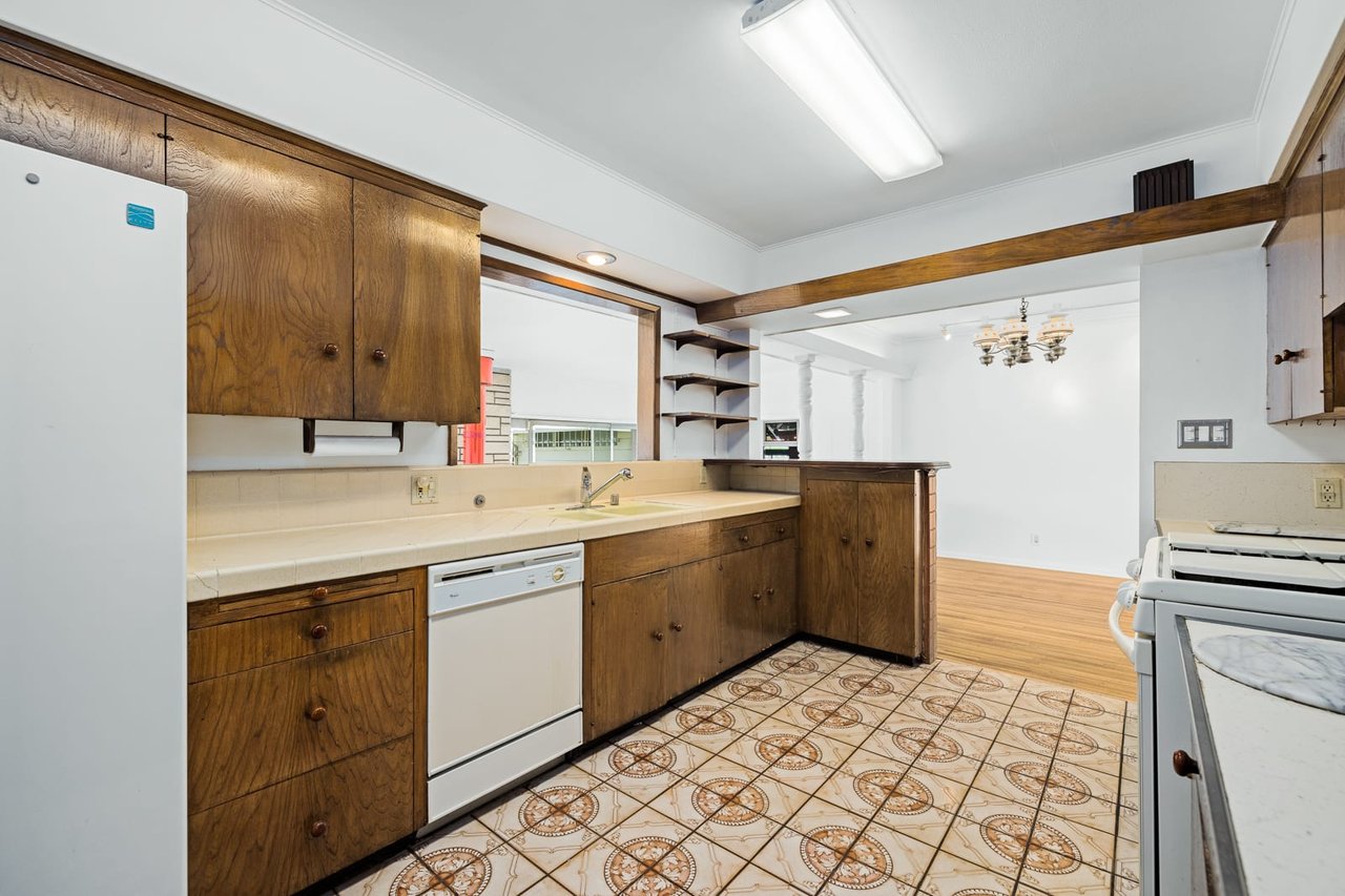 2590 Lake View Ave, Silverlake