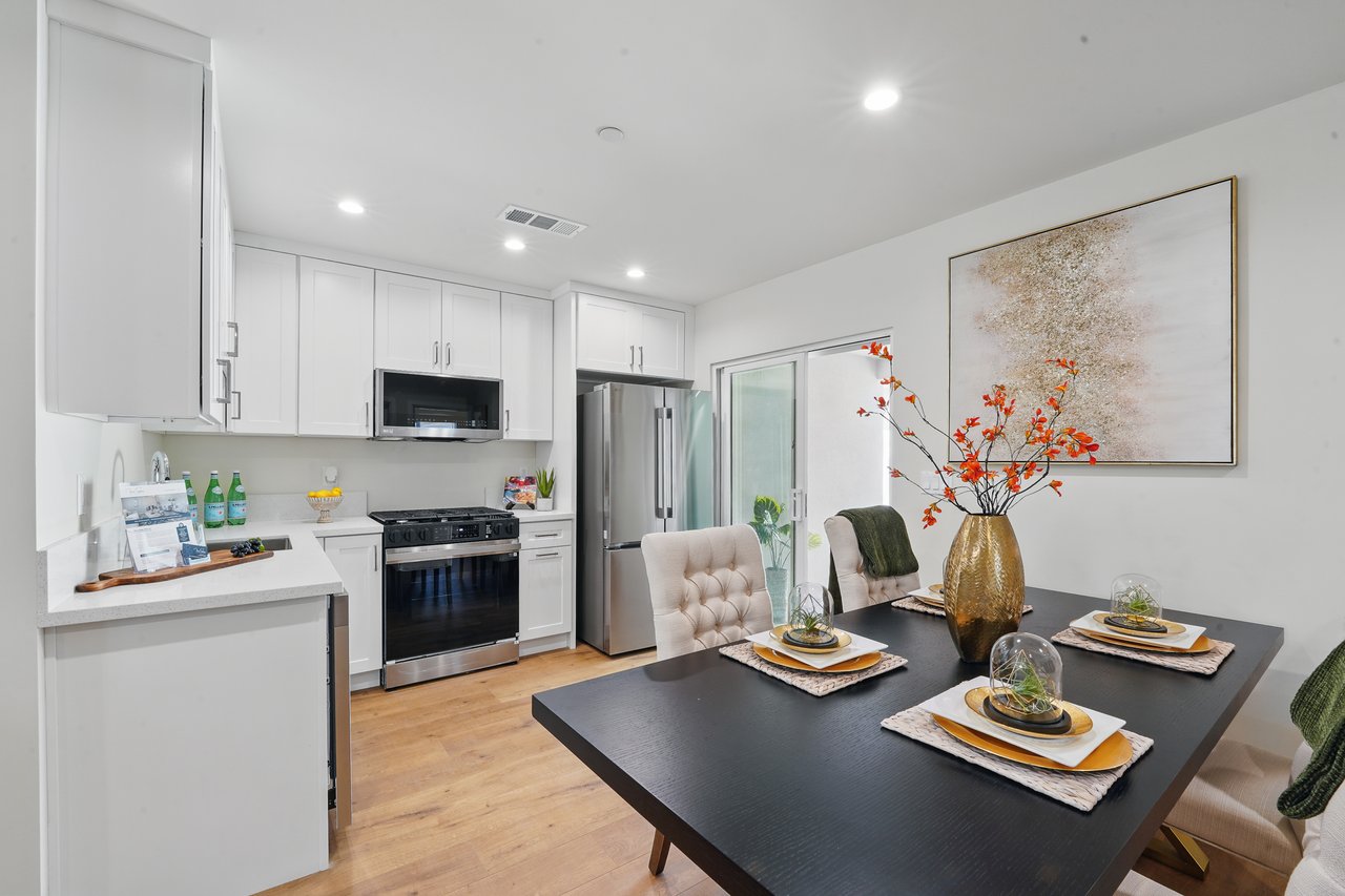 4 Units in North Hollywood