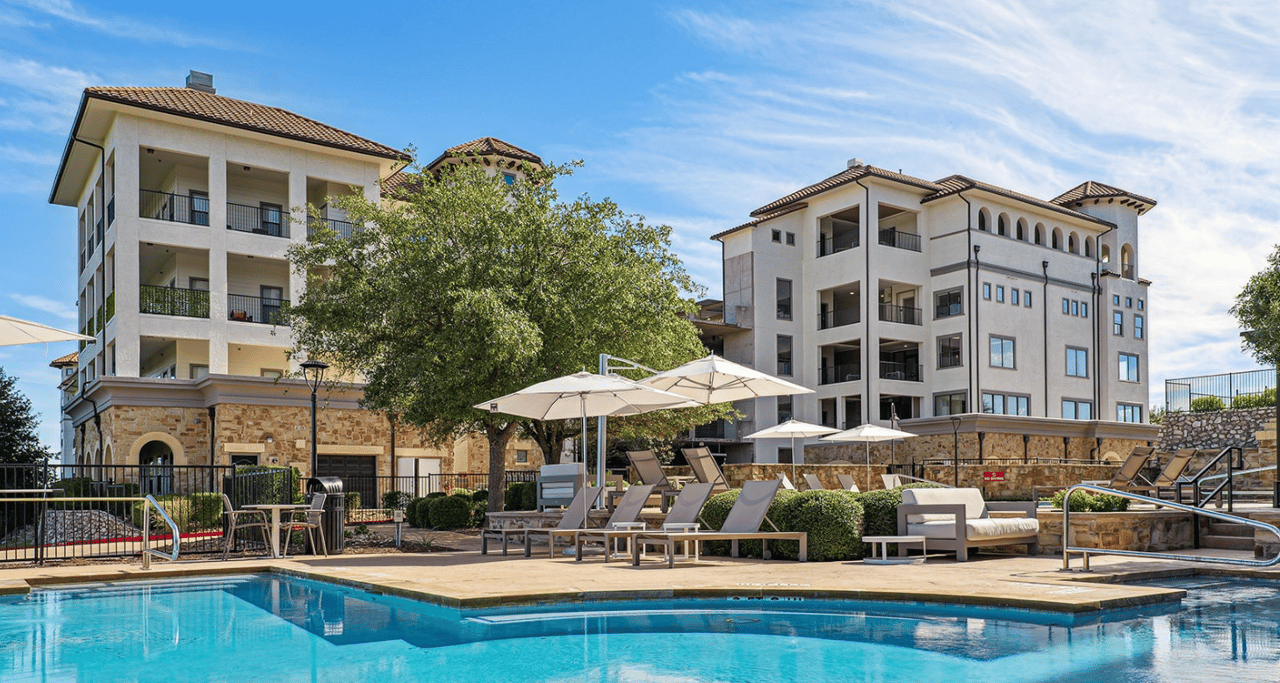 Apply today and enjoy 8 weeks free PLUS an additional $1500 Look & Lease Special