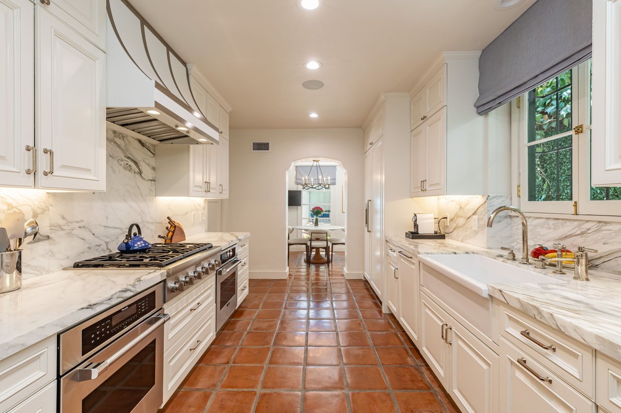 365 Comstock Ave, Little Holmby