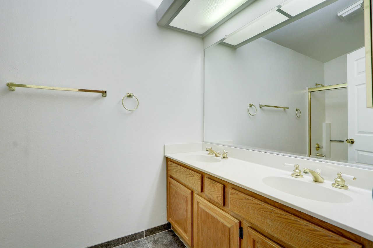 22303 Golden Canyon Cir