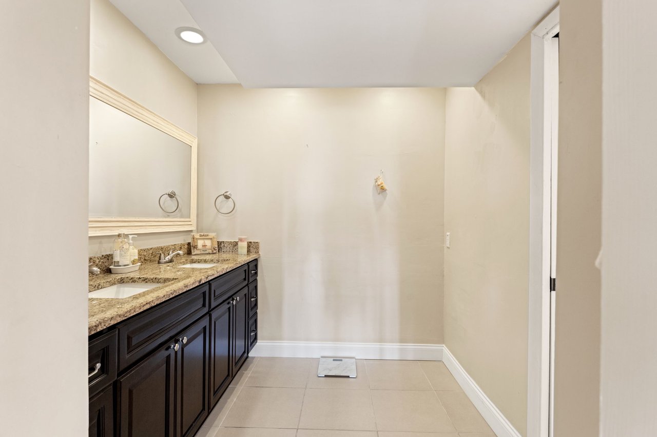 Upgraded 2-Bed Condo in Tarpon Springs with Scenic Views