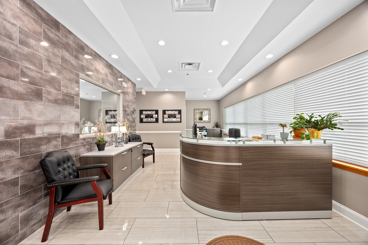2005 S Bloomingdale Road Unit: G