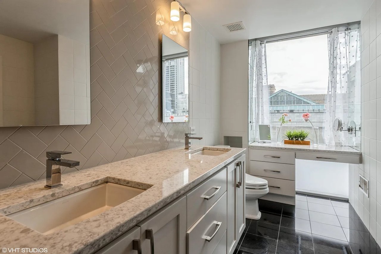 8 E Randolph St UNIT 1608