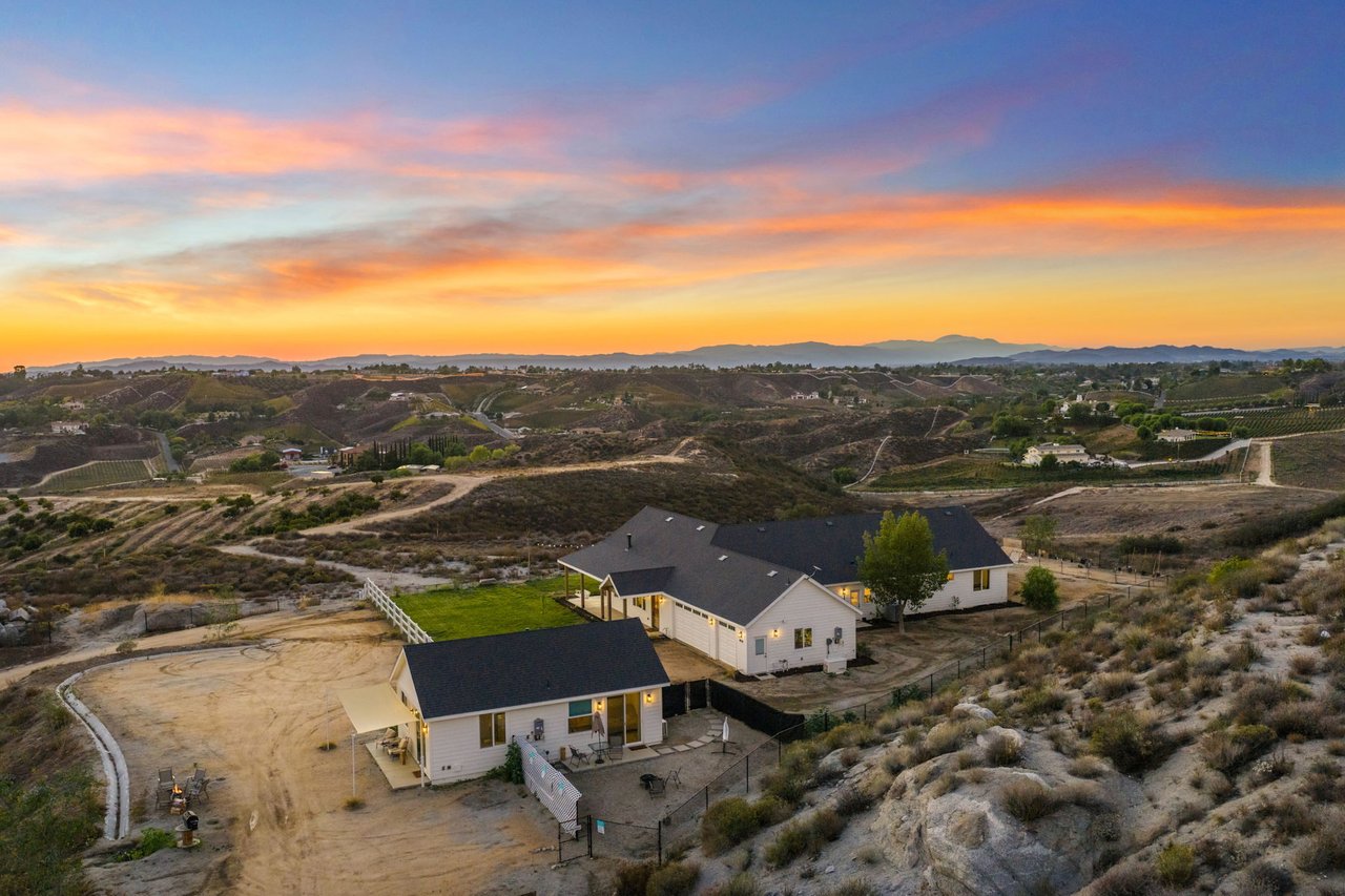 41950 Calle La Escondida