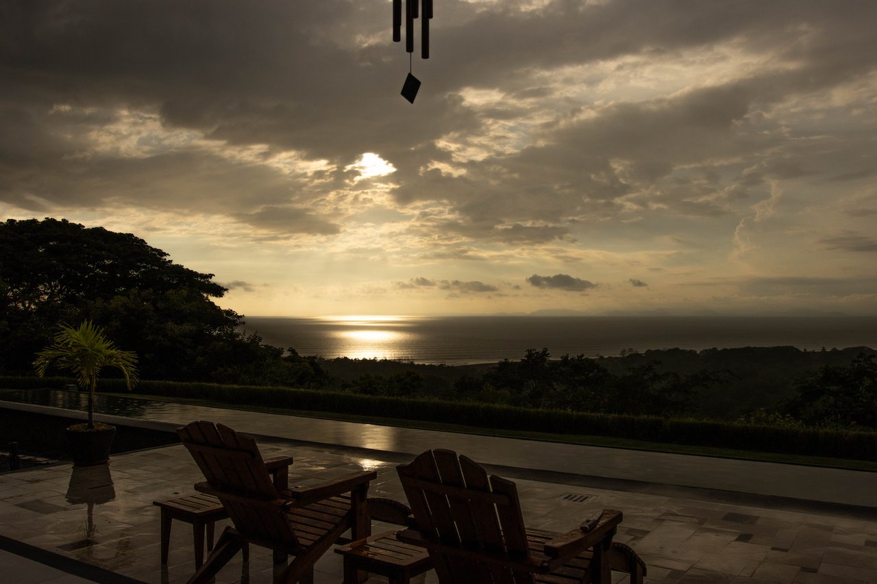 Nativa Contemporary Infinity Views | Luxury Rainforest Estate with Pacific Ocean Views