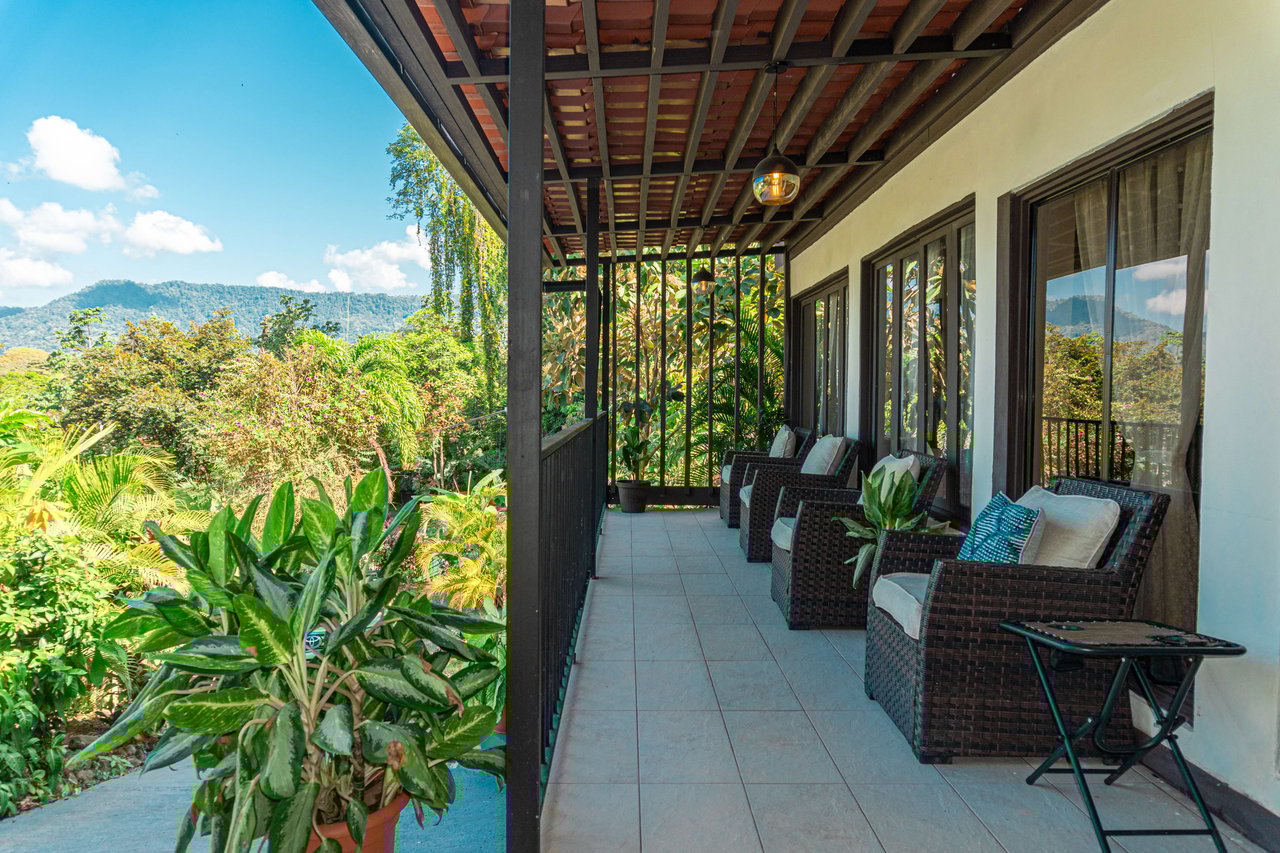 Balcony Bliss Home in Bahia, Walking Distance To The Beach