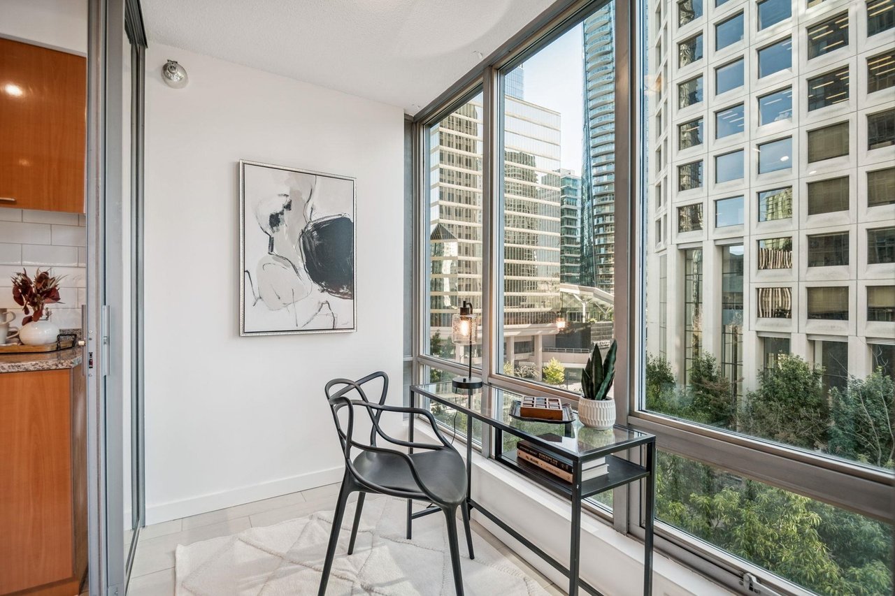 1200 W Georgia St, #706