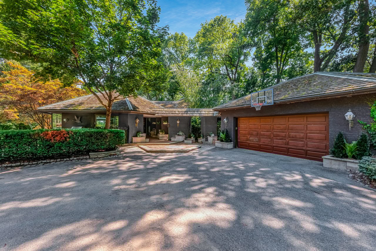 1000 Mississauga Heights Dr